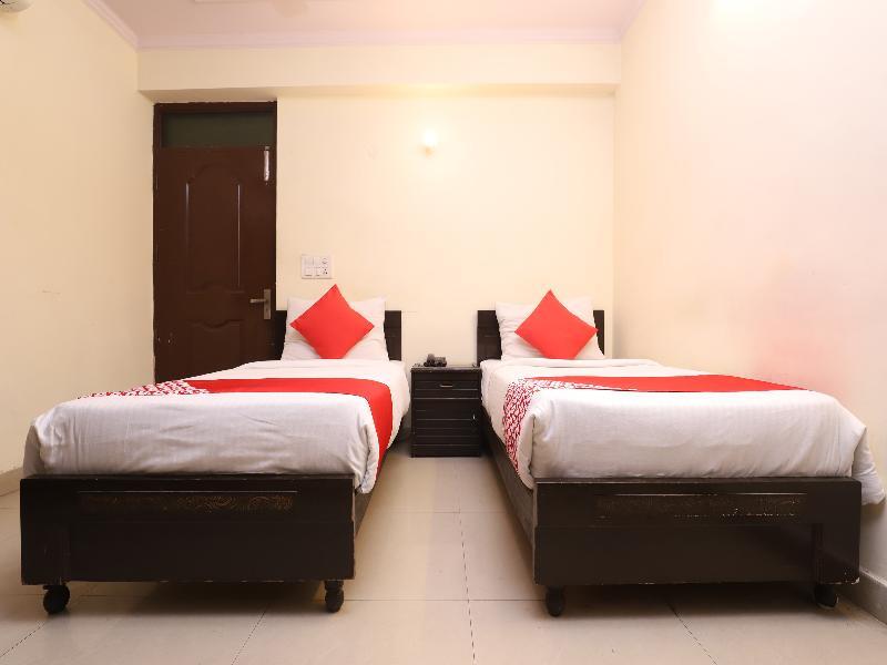 Oyo 28126 Charanpahari Hotel Nowe Delhi Zewnętrze zdjęcie